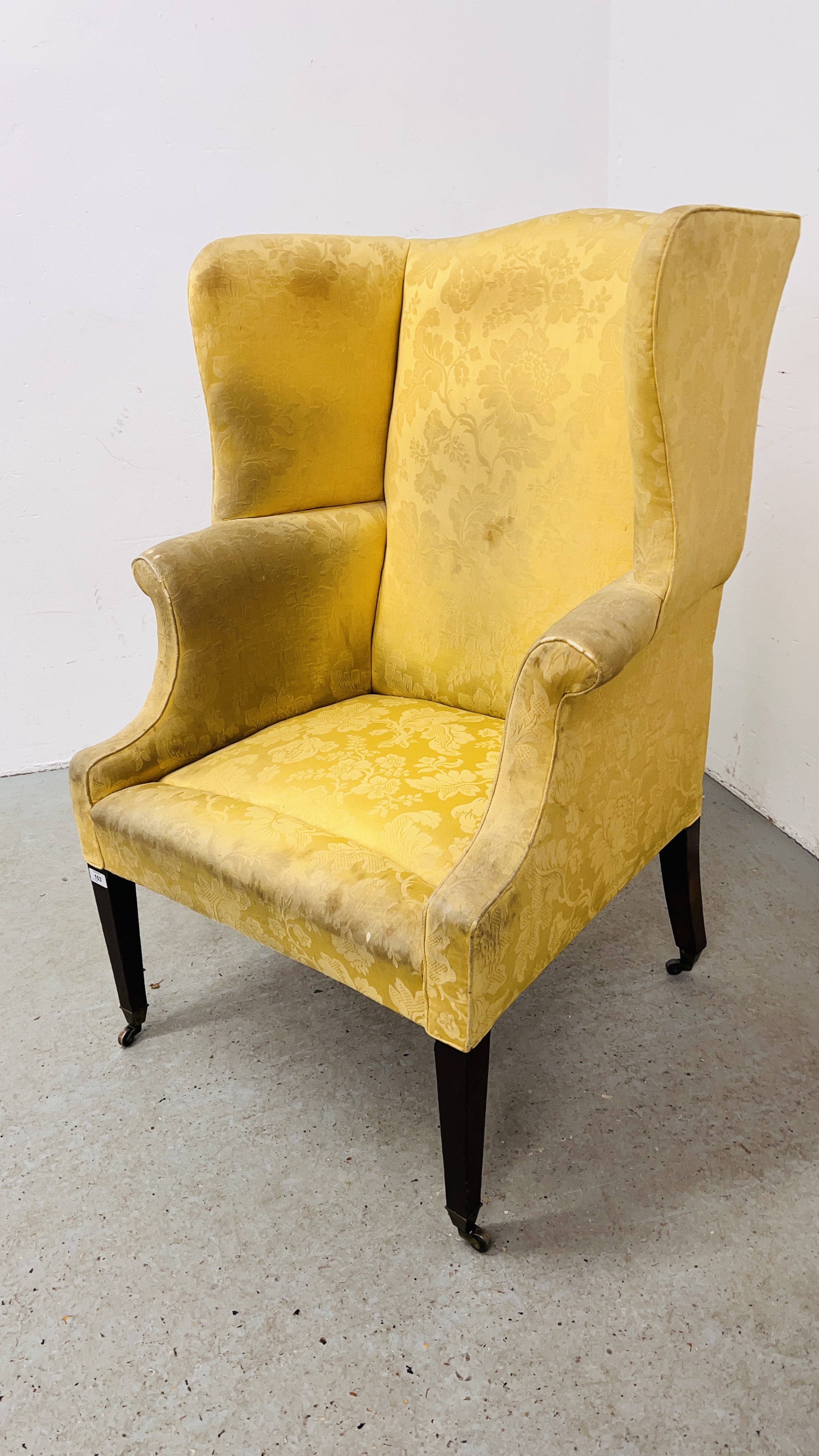 A LATE GEORGIAN MAHOGANY WINGED ARM CHAIR ON SQUARE TAPERED LEGS - Image 3 of 12