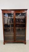 A LATE GEORGIAN GLAZED MAHOGANY TWO DOOR BOOKCASE CABINET HEIGHT 173CM. WIDTH 120CM. DEPTH 39CM.