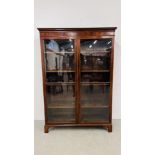 A LATE GEORGIAN GLAZED MAHOGANY TWO DOOR BOOKCASE CABINET HEIGHT 173CM. WIDTH 120CM. DEPTH 39CM.