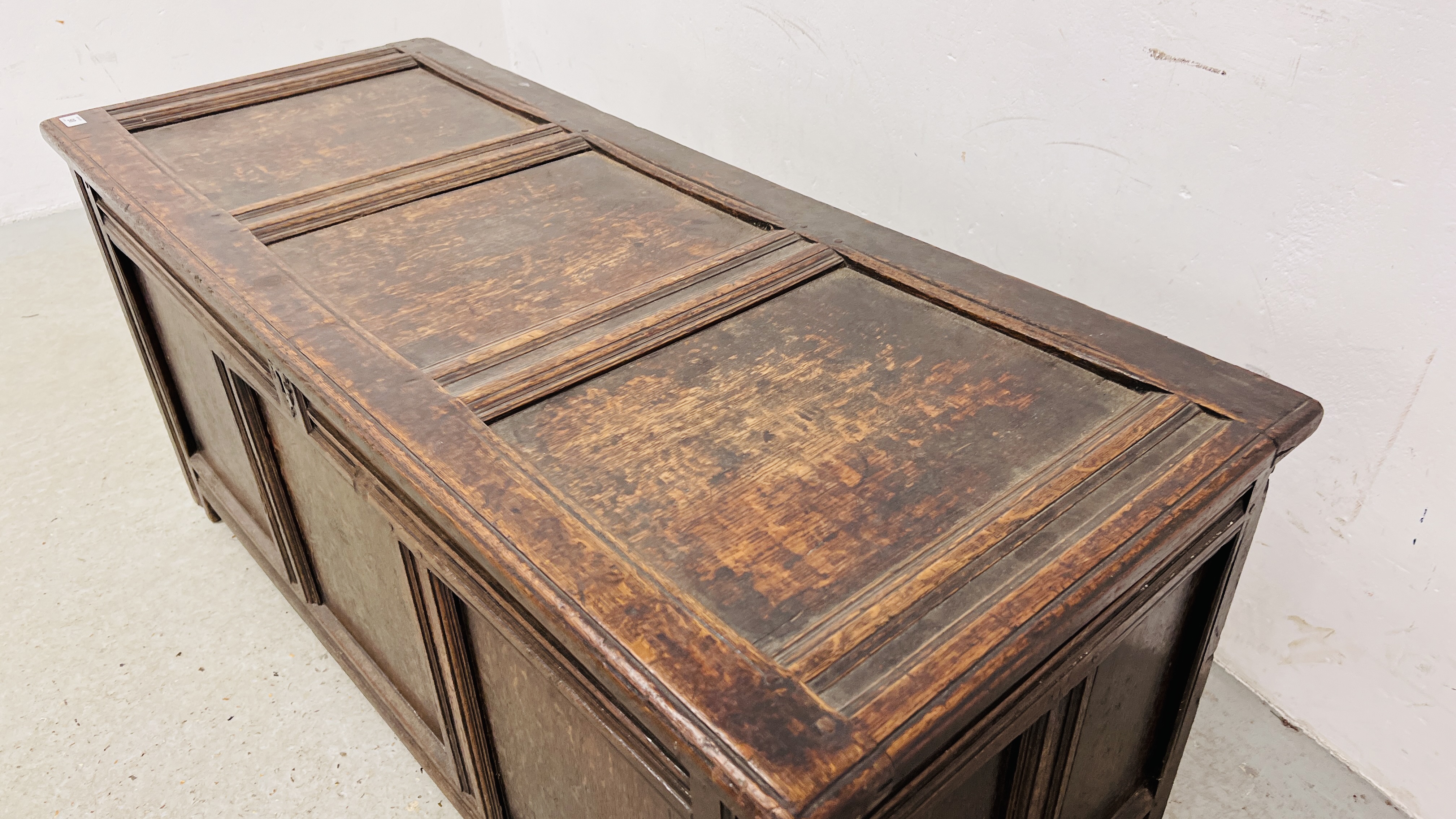 A LATE C17th OAK COFFER, W 132CM, D 54CM, H 58CM. - Image 4 of 20