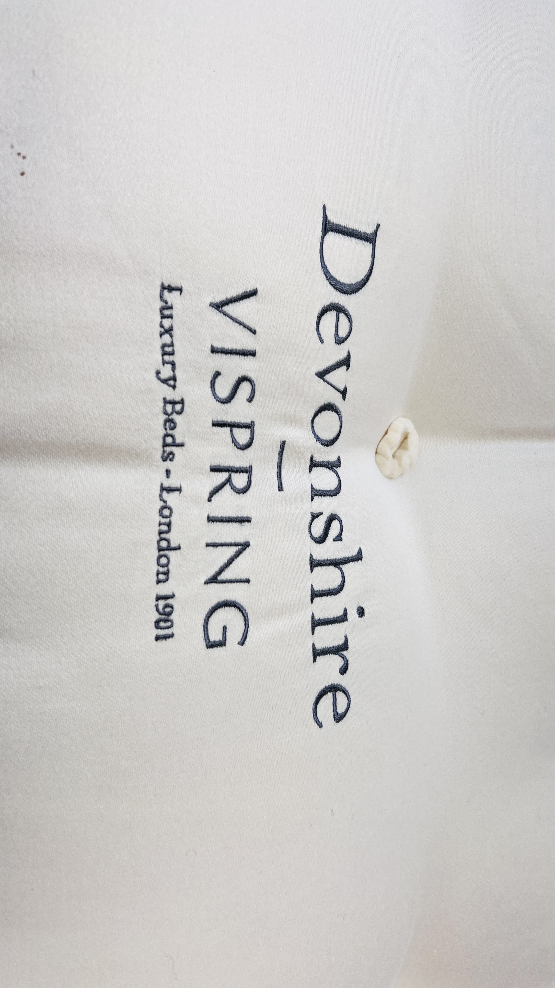 A DEVONSHIRE VISPRING LUXURY SINGLE DIVAN BED (DATE OF MANUFACTURE 3/6/21) - Image 3 of 16