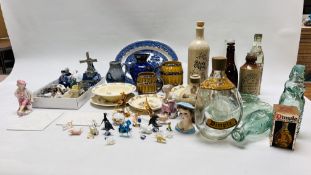 BOX OF VINTAGE GLASS AND STONE WARE BOTTLE ALONG WITH VARIOUS CABINET COLLECTIBLES AND ORNAMENTS TO