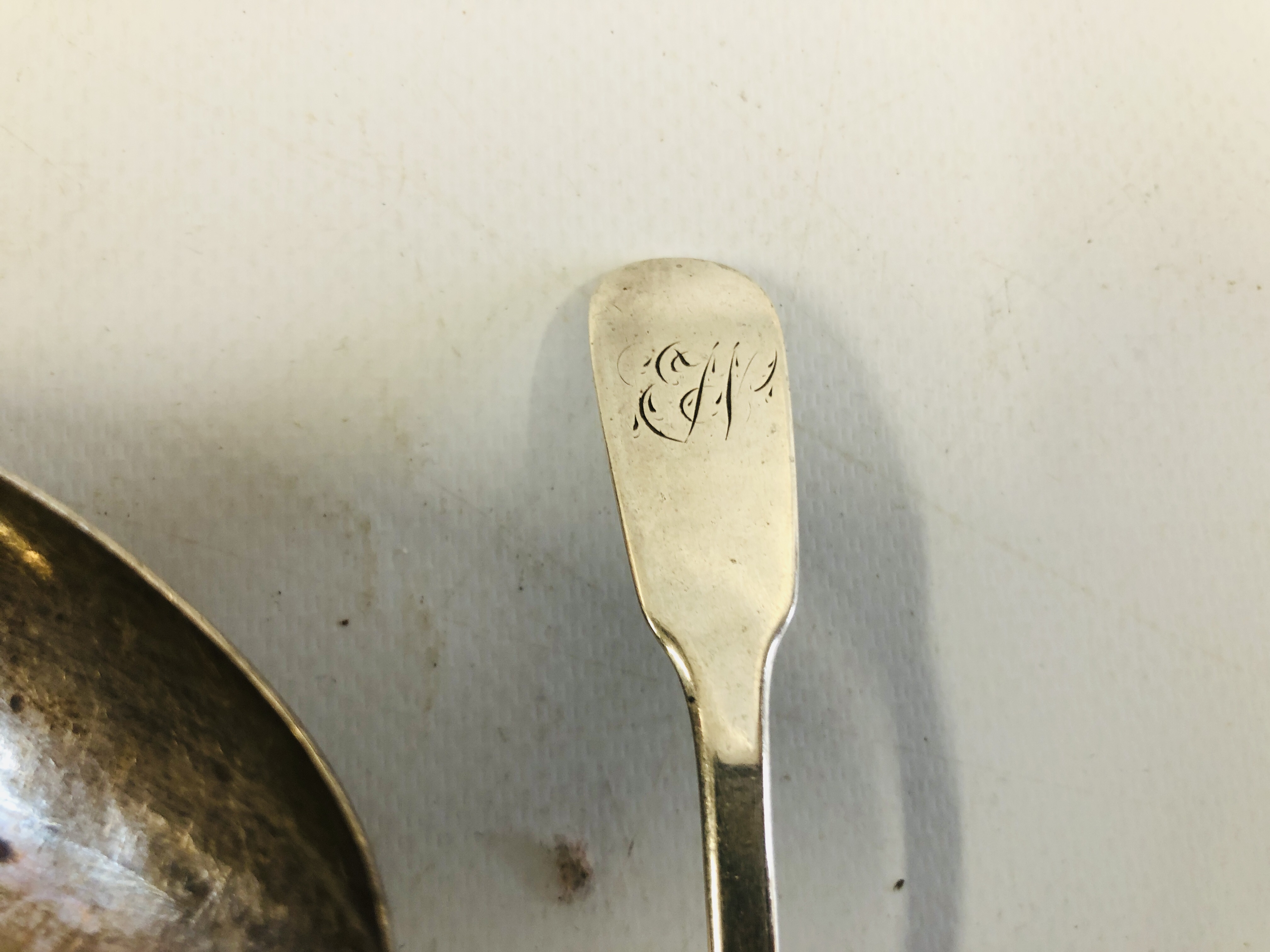 PAIR OF VINTAGE SALT AND PEPPER MILLS LONDON ASSAY PLUS A GROUP OF THREE SILVER SERVING SPOONS, - Image 6 of 10