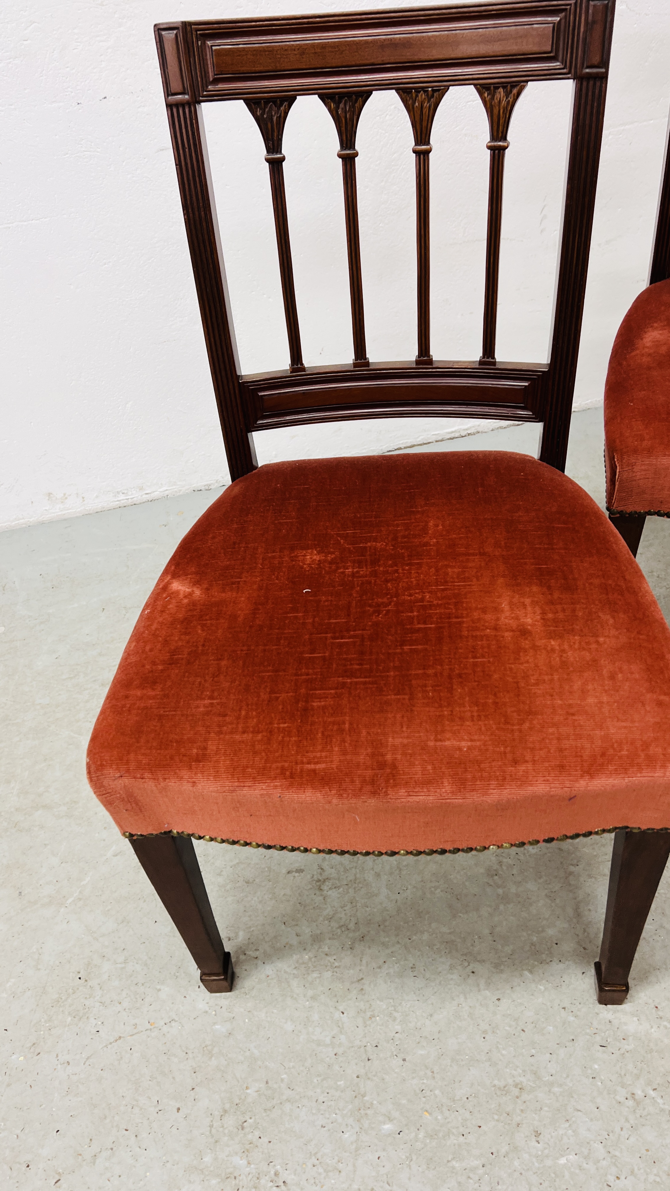 FOUR LATE GEORGIAN DINING CHAIRS IN HEPPLWHITE STYLE WITH PINK VELOUR STUFF OVER SEATS - Image 9 of 12