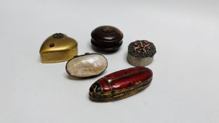 A GROUP OF VINTAGE TRINKET BOXES TO INCLUDE A ENAMELLED LADYBIRD EXAMPLES LENGTH 7.3CM.