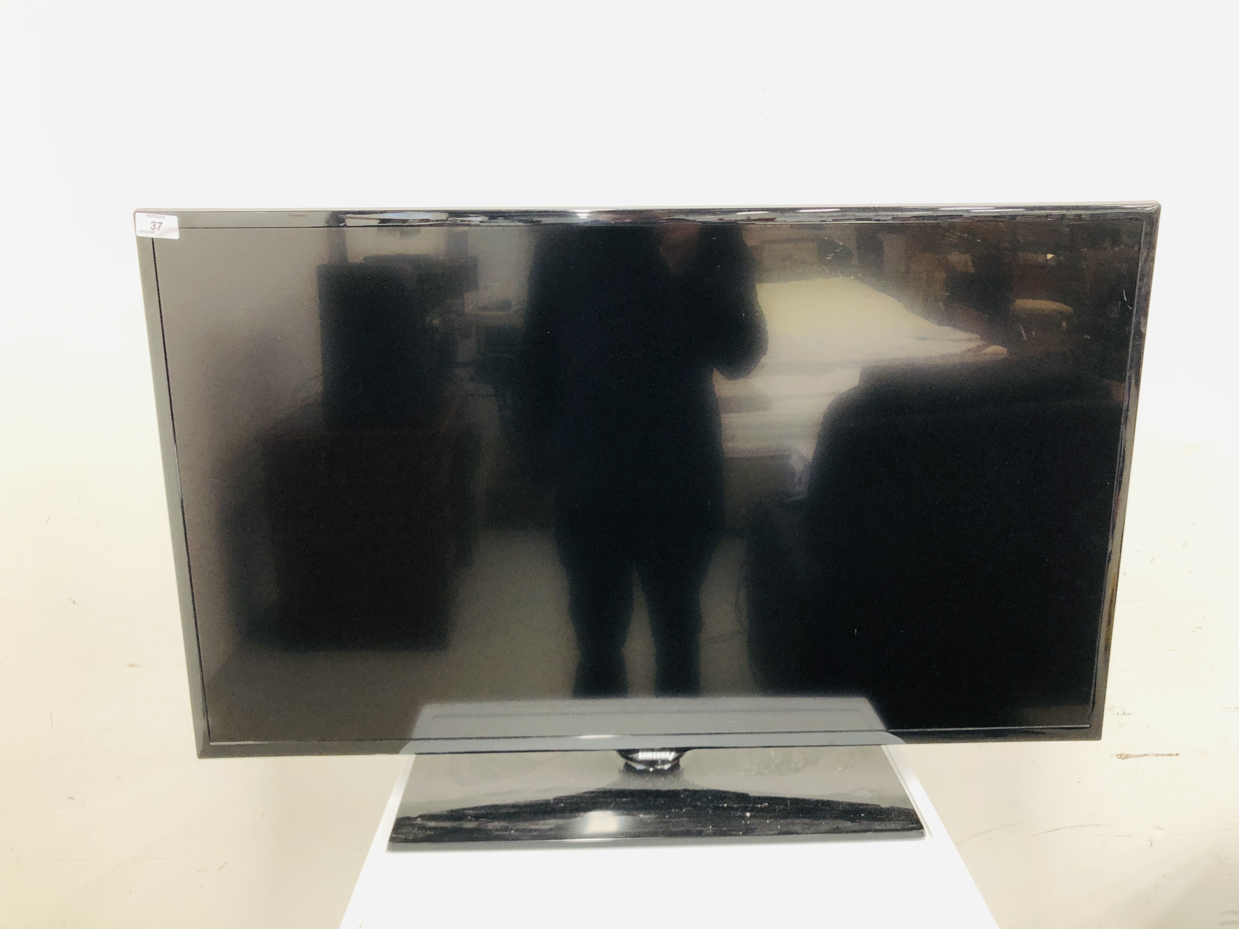 SAMSUNG 42 INCH TELEVISION MODEL UE42F5000AK - SOLD AS SEEN