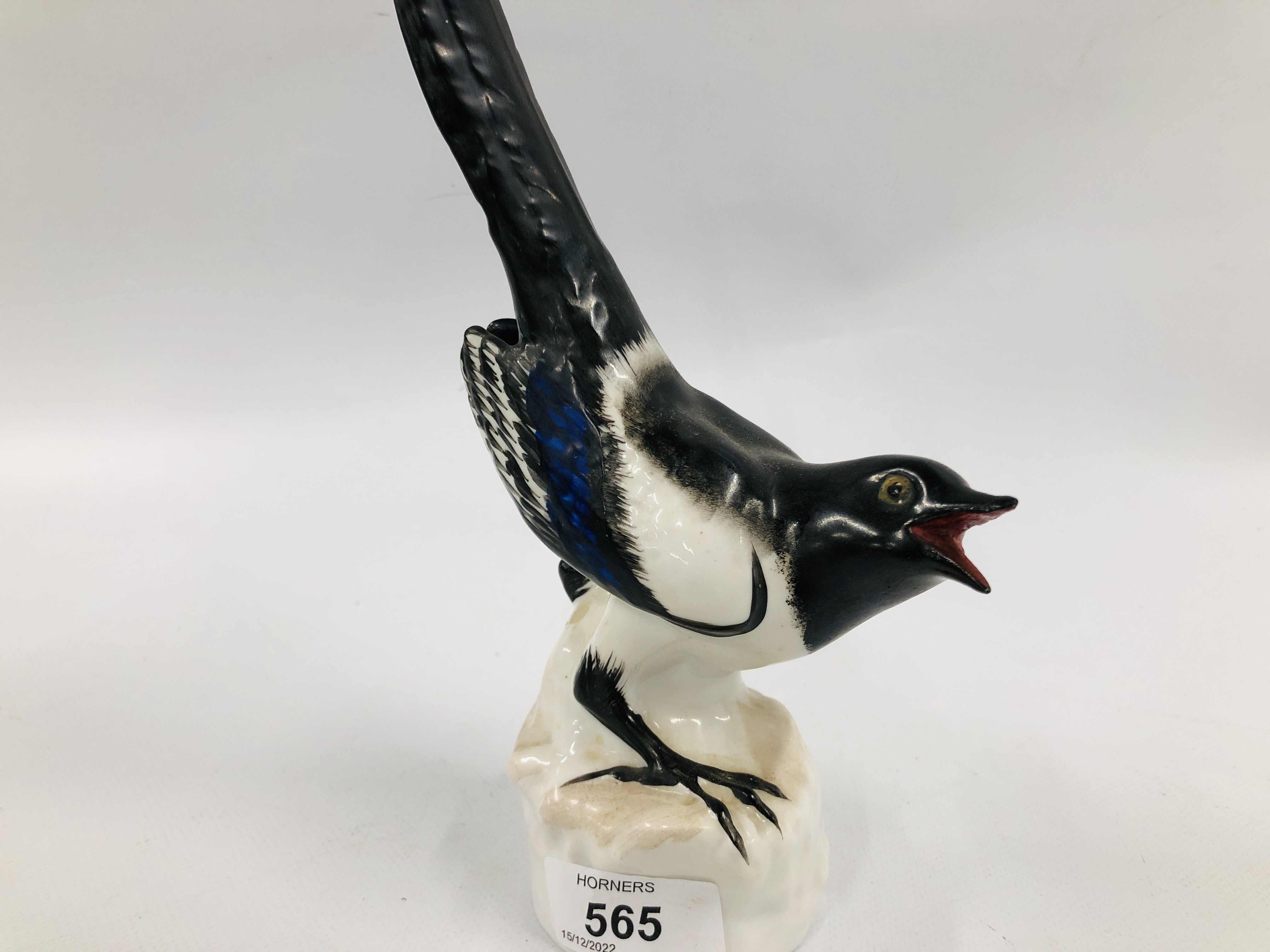 A USSR CALLING MAGPIE FIGURE HEIGHT 25CM. - Image 2 of 6