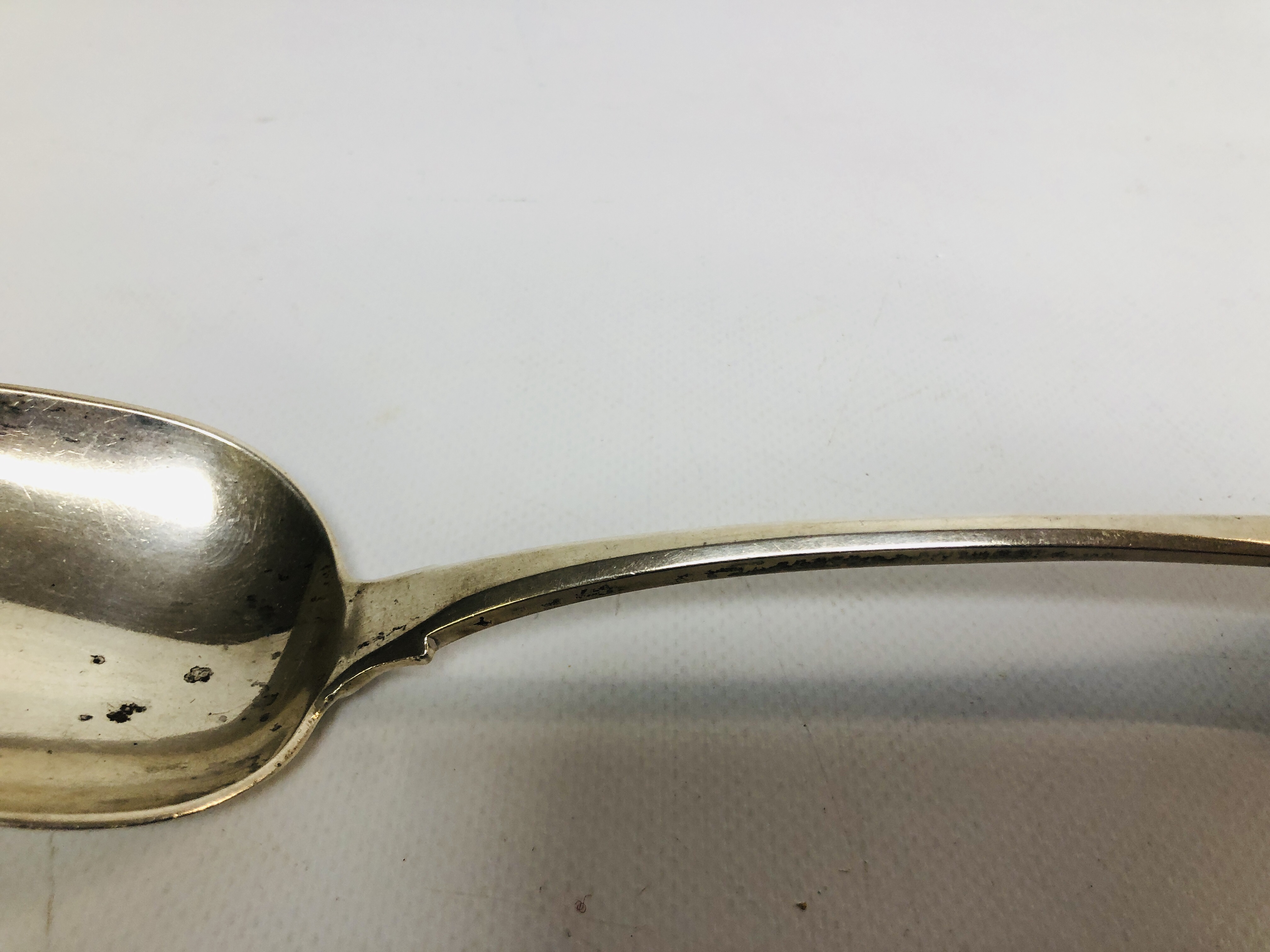 A GEORGE III SILVER FIDDLE PATTERN TINED SERVING SPOON, DUBLIN 1807 BY S. - Image 3 of 9