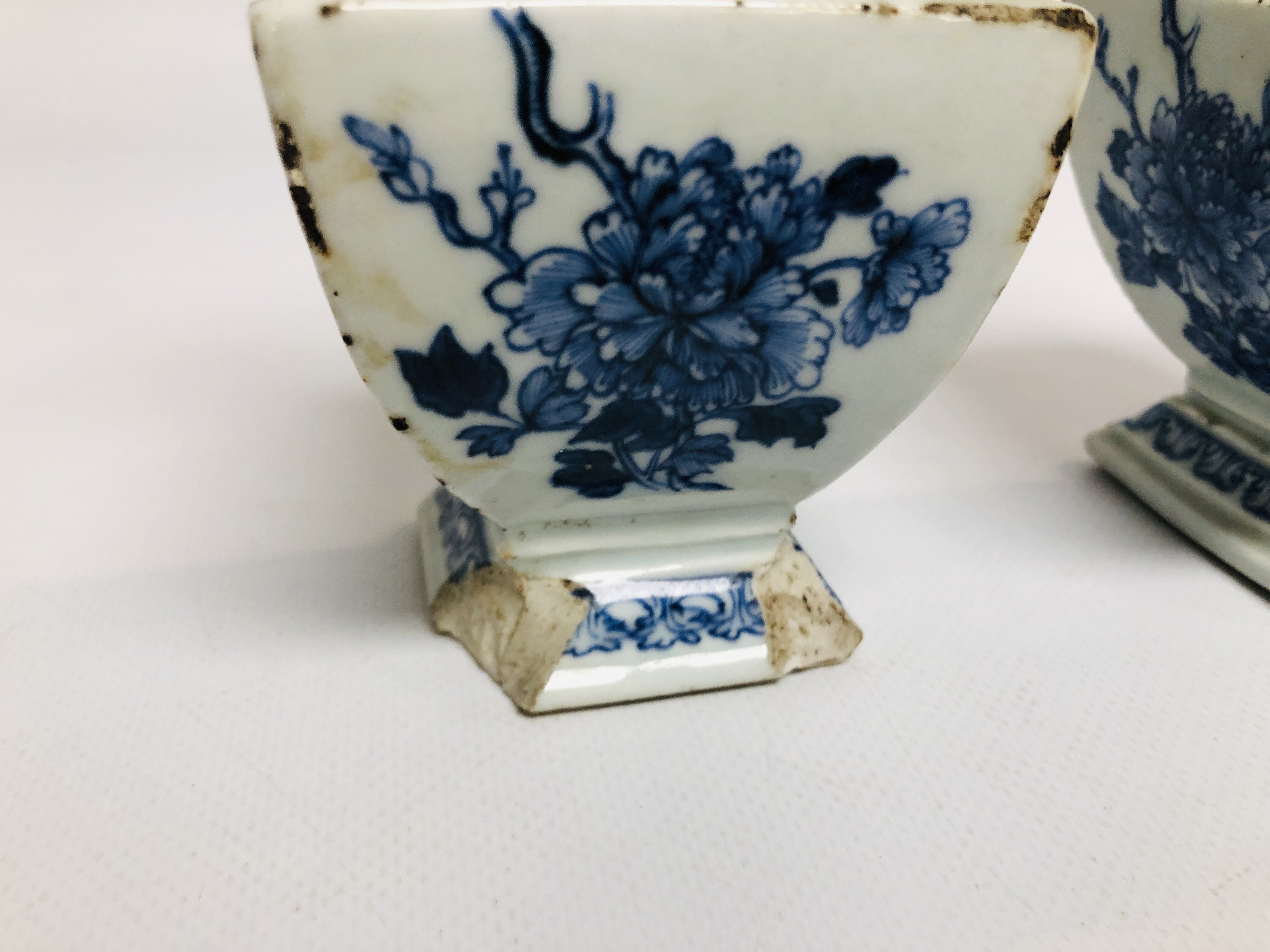 A PAIR OF CHINESE BLUE AND WHITE VASES OF SQUARE BALUSTER FORM DECORATED WITH CHRYSANTHEMUMS ONE - Image 4 of 6