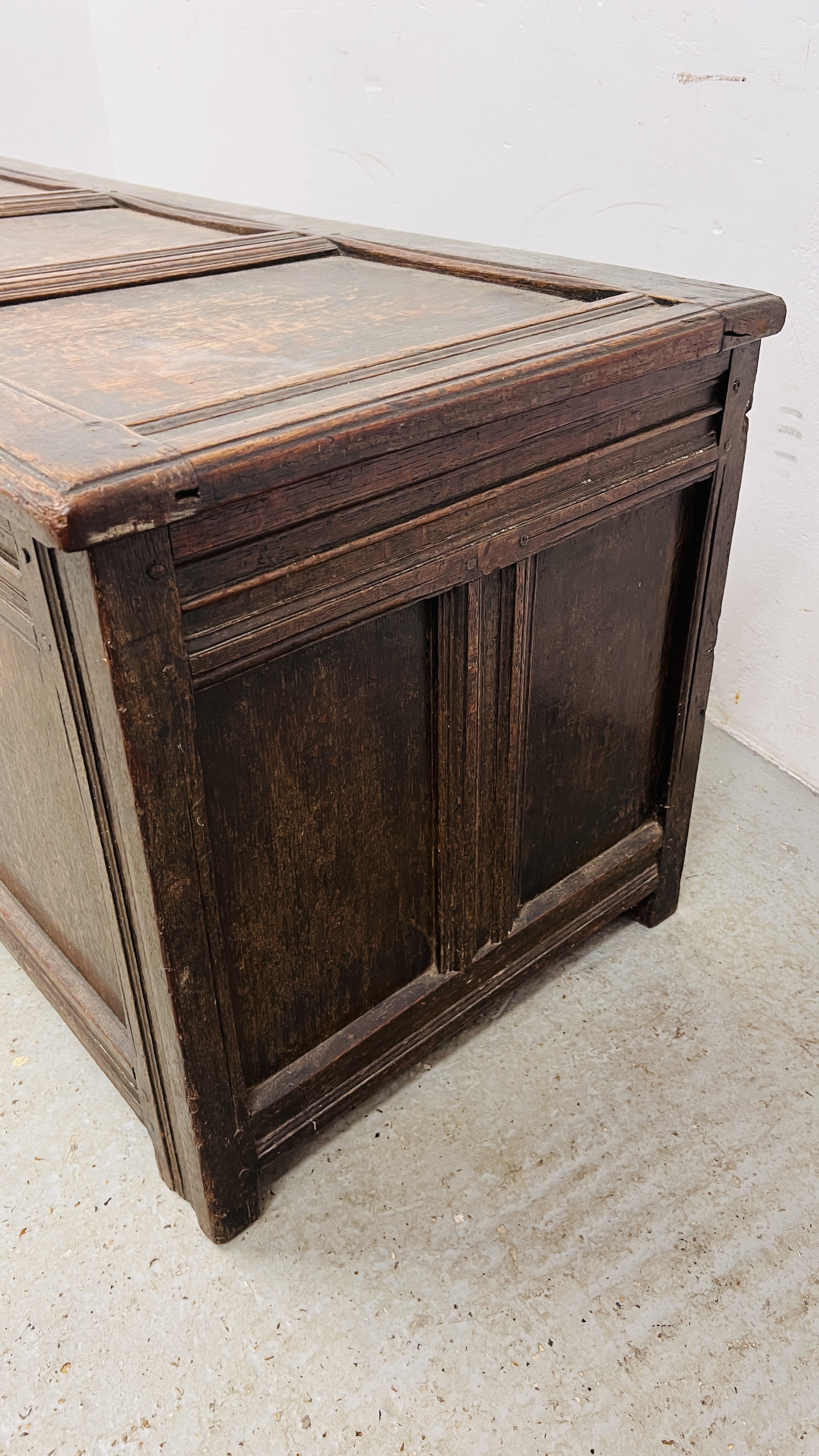 A LATE C17th OAK COFFER, W 132CM, D 54CM, H 58CM. - Image 6 of 20