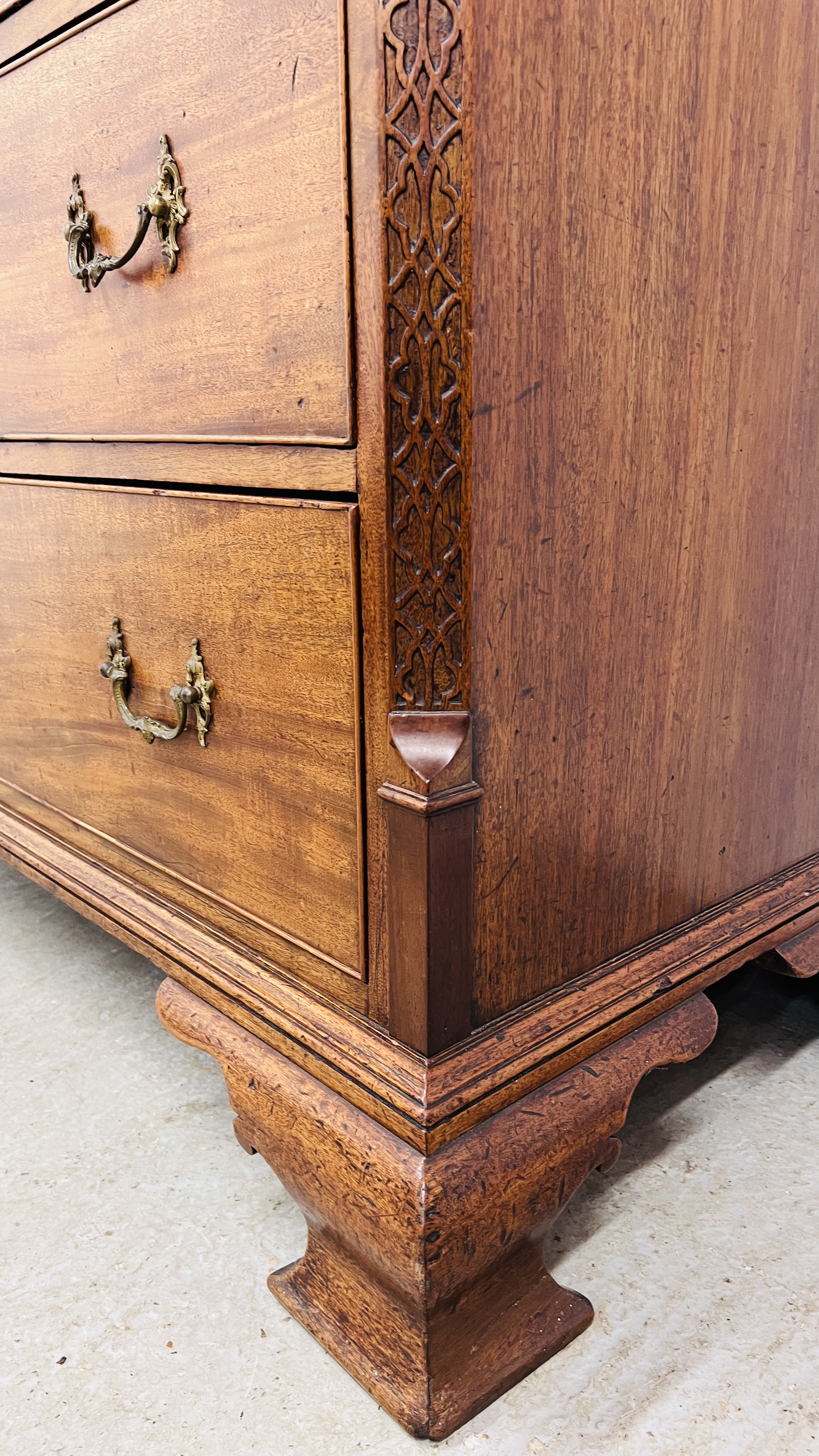 A GEORGE III MAHOGANY TALLBOY TWO SHORT OVER FIVE LONG DRAWERS, ORIGINAL HANDLES WIDTH 115CM. - Image 11 of 32