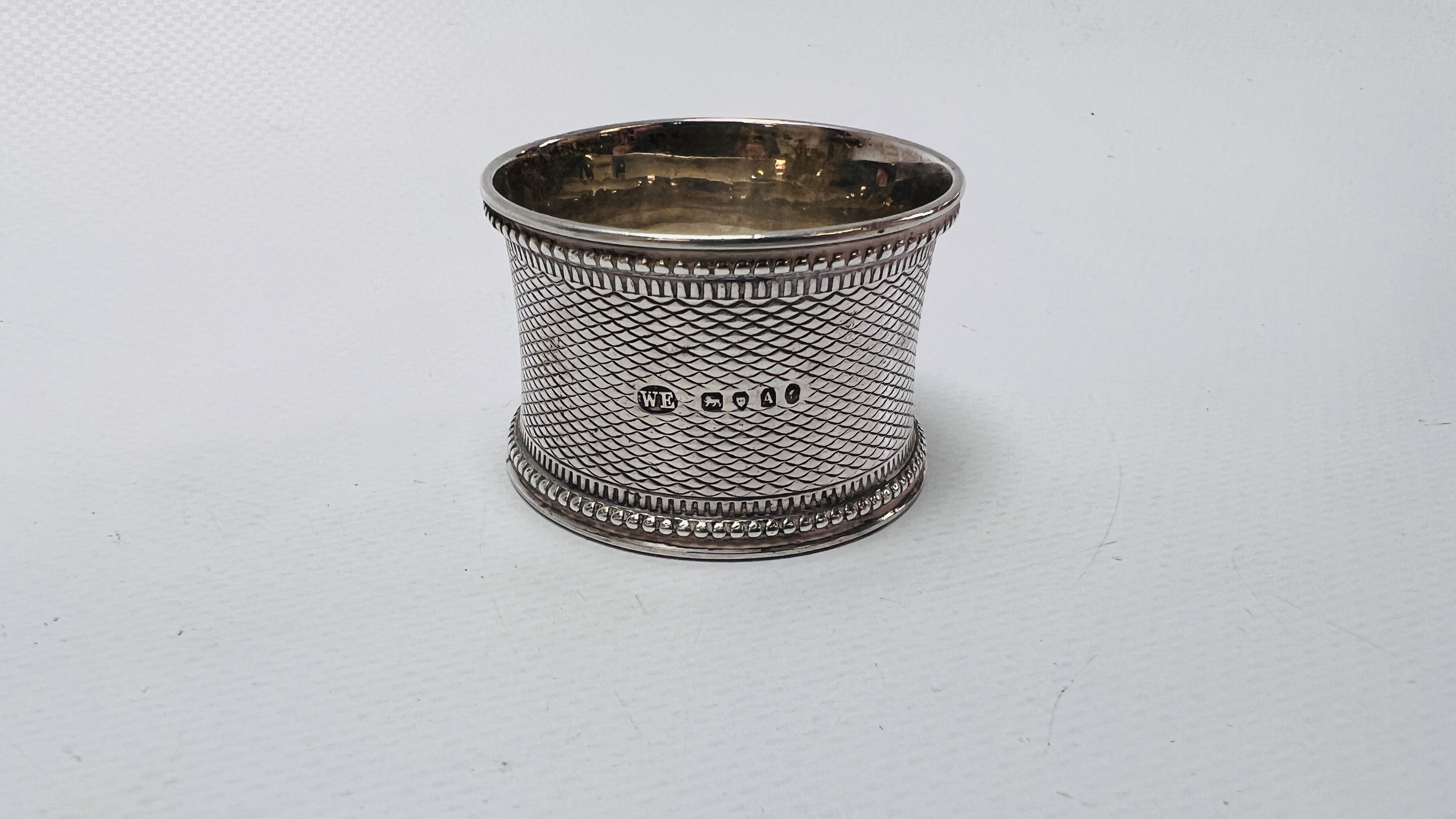 FIVE VARIOUS SILVER NAPKIN RINGS DIFFERENT DATES AND MAKERS - Image 14 of 14