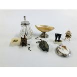 A SMALL COLLECTION OF COLLECTIBLES TO INCLUDE SILVER TOPPED GLASS GLUE POT MARKED ASPREY 166 NEW