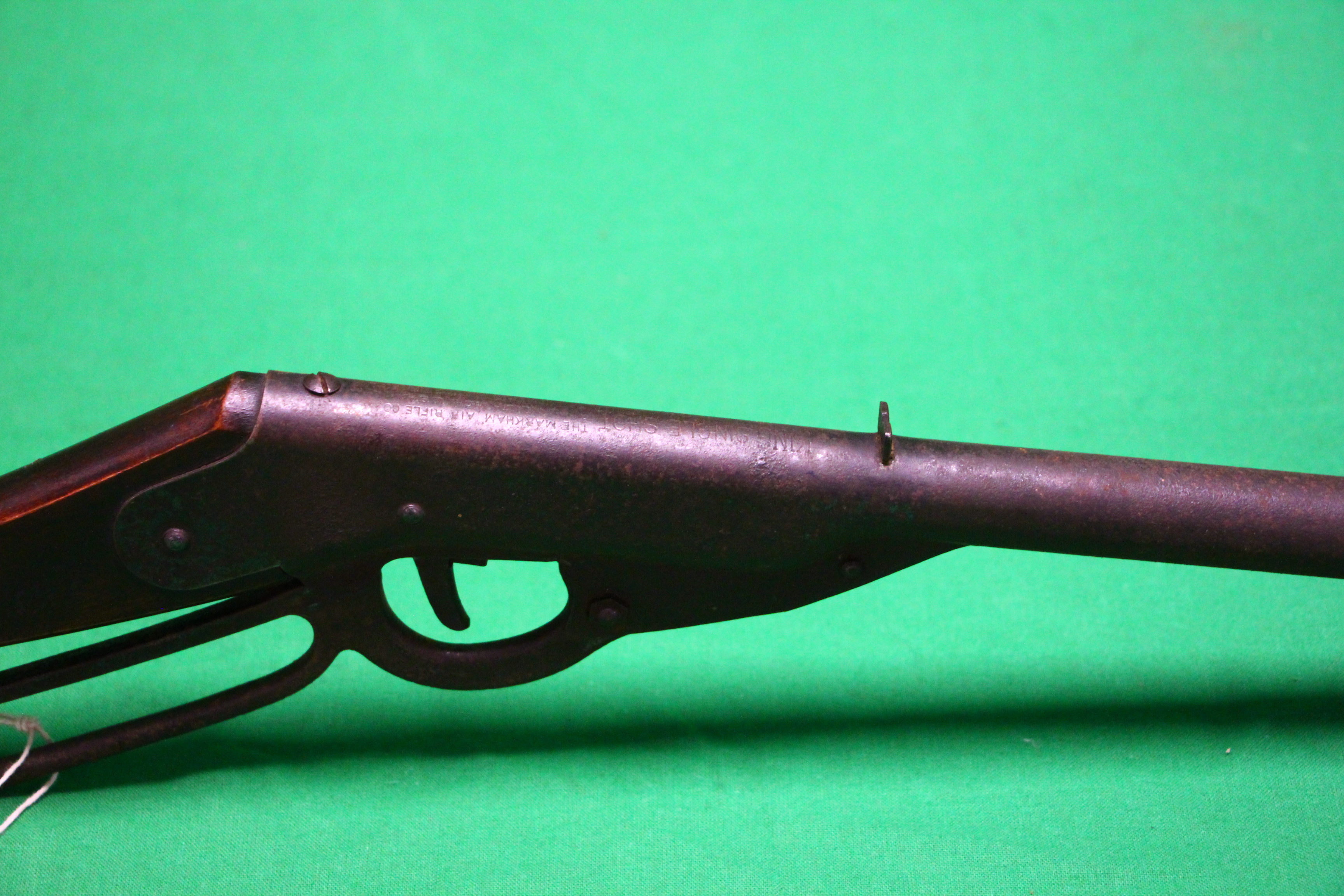 AN AMERICAN KING SINGLE SHOT MODEL 21 AIR GUN - (ALL GUNS TO BE INSPECTED AND SERVICED BY QUALIFIED - Image 5 of 7