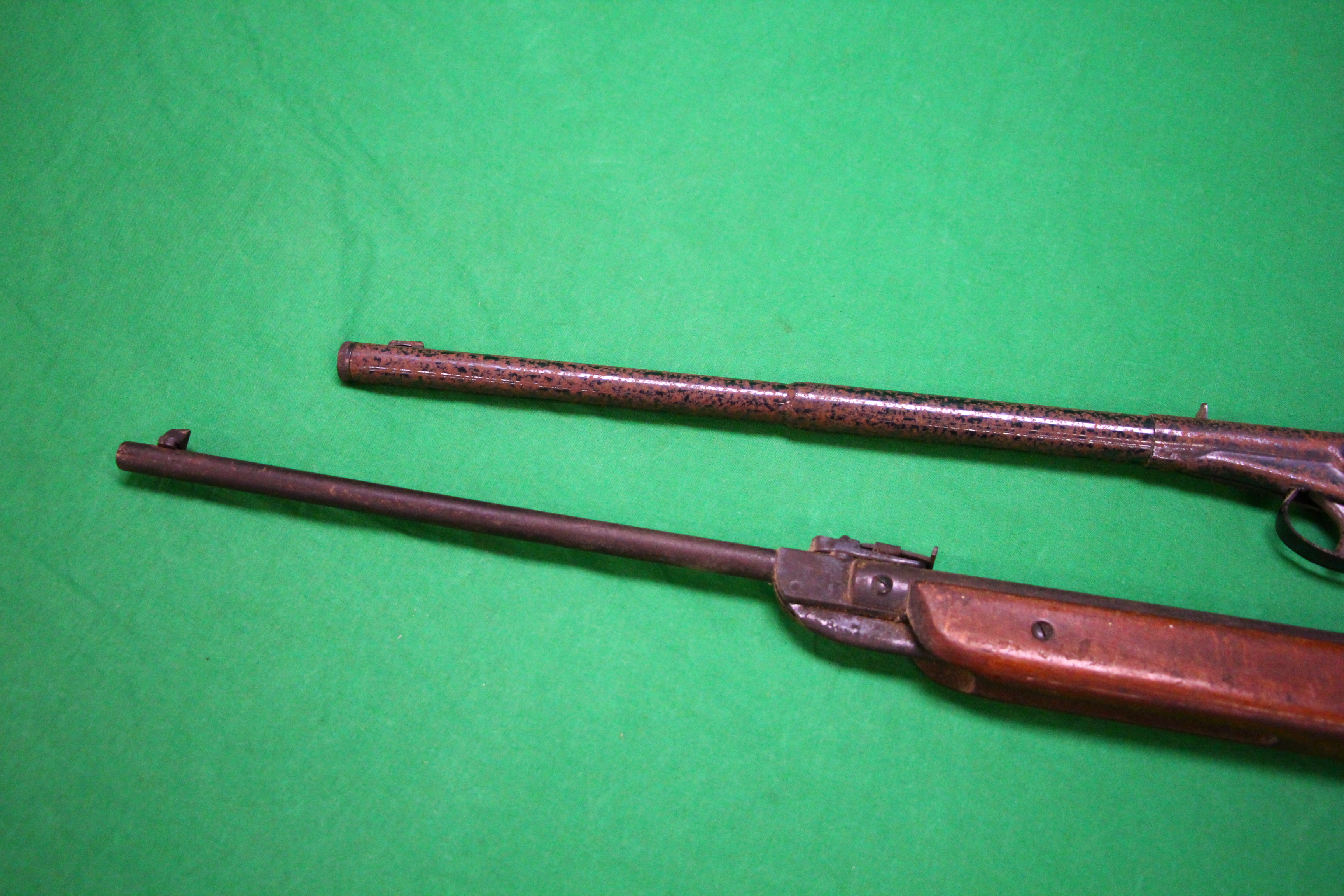 A DIANA MOD 1 VINTAGE .177 TIN PLATE AIR GUN ALONG WITH A ORIGINAL MODEL 23 . - Image 8 of 8