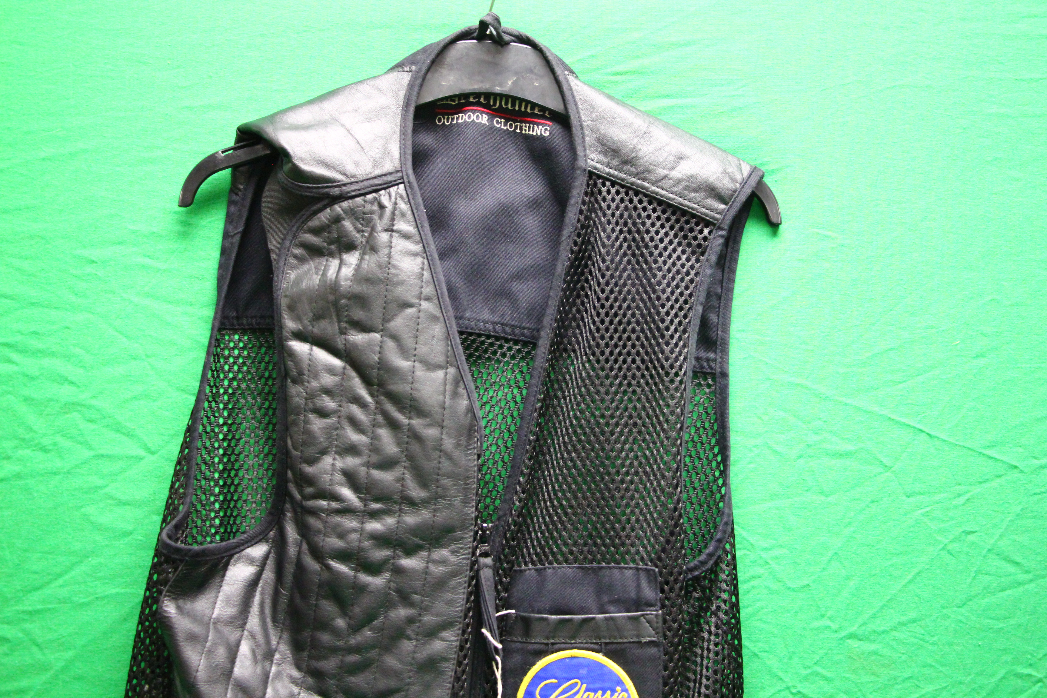 A DEERHUNTER SIZE L SKEET JACKET WITH PADDED SHOULDER AND PROTECTIVE SHOULDER STRAP - Image 2 of 5