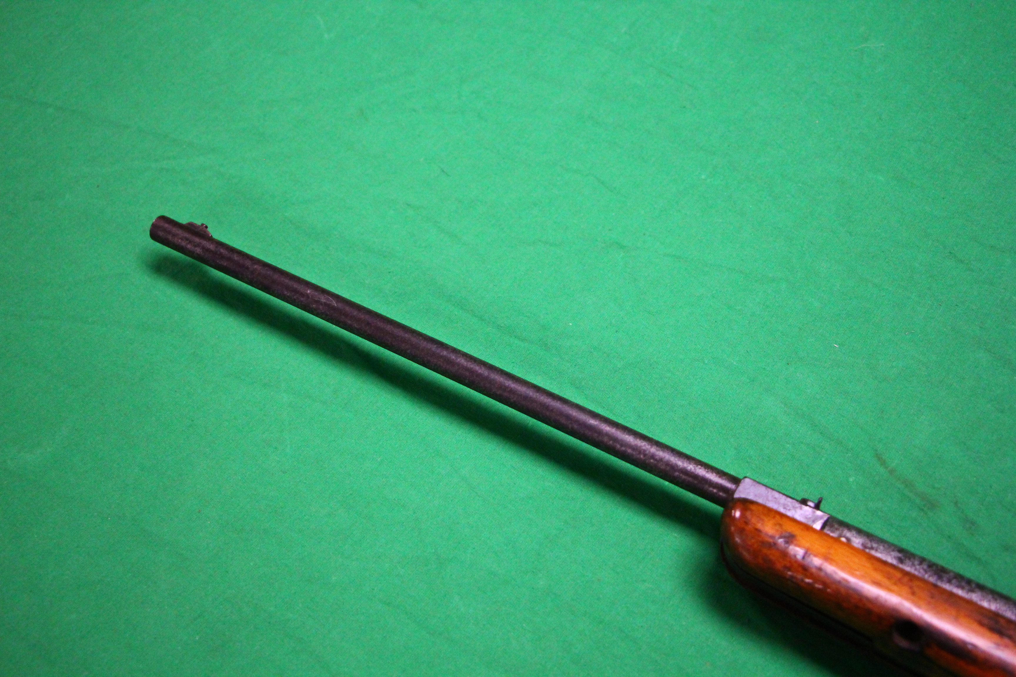 A VINTAGE .22 BREAK BARREL AIR RIFLE - Image 7 of 7