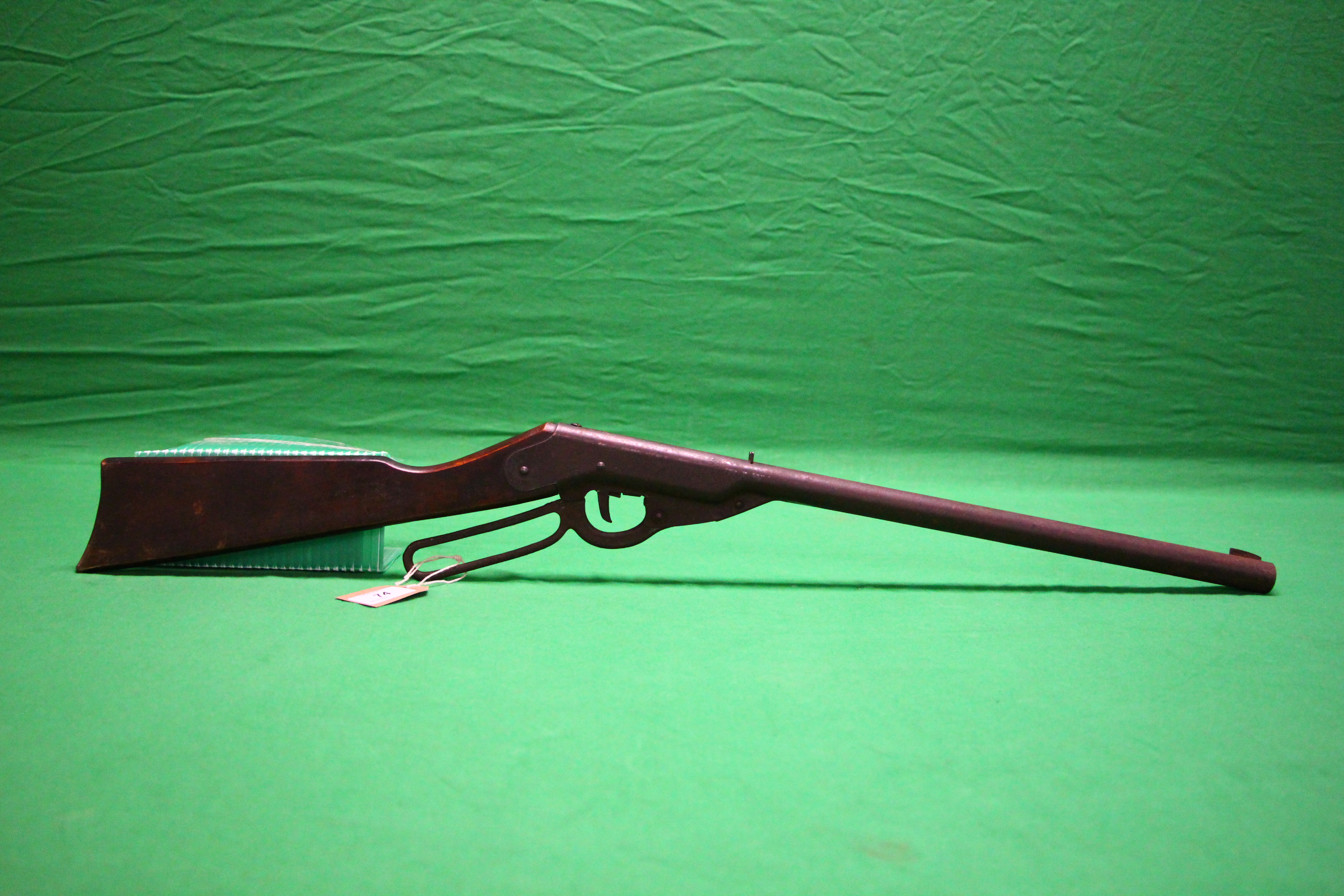 AN AMERICAN KING SINGLE SHOT MODEL 21 AIR GUN - (ALL GUNS TO BE INSPECTED AND SERVICED BY QUALIFIED