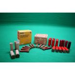 A SMALL QUANTITY OF VINTAGE SHOTGUN CARTRIDGES TO INCLUDE ANGLIA RED RIVAL 12 GAUGE,