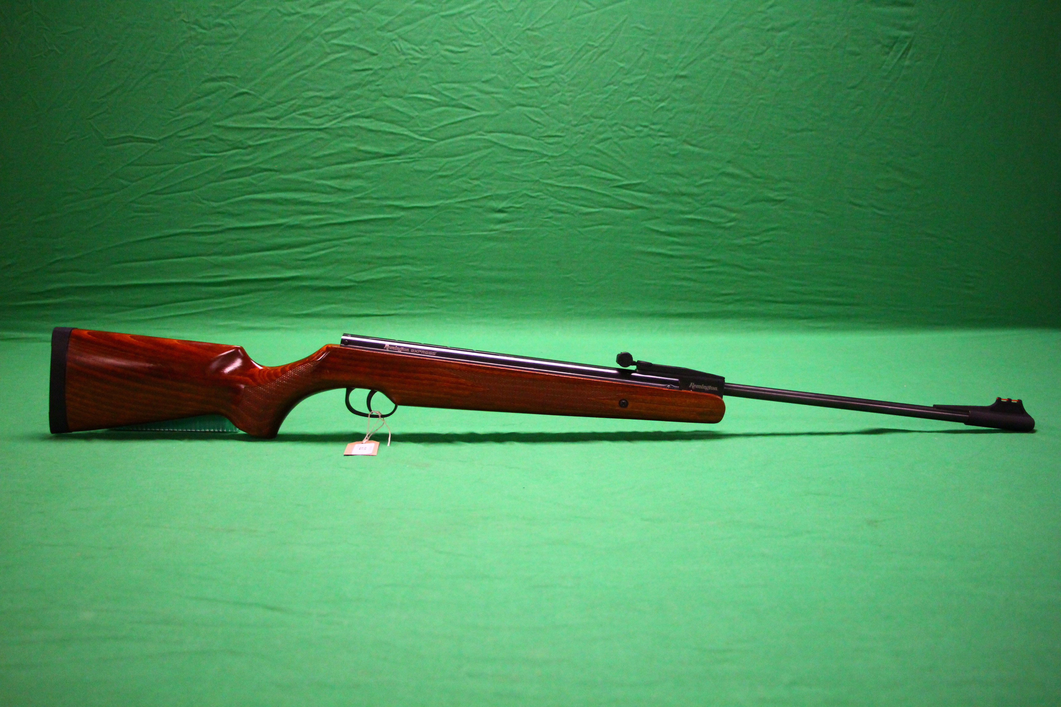 A REMINGTON EXPRESS .22 BREAK BARREL AIR RIFLE