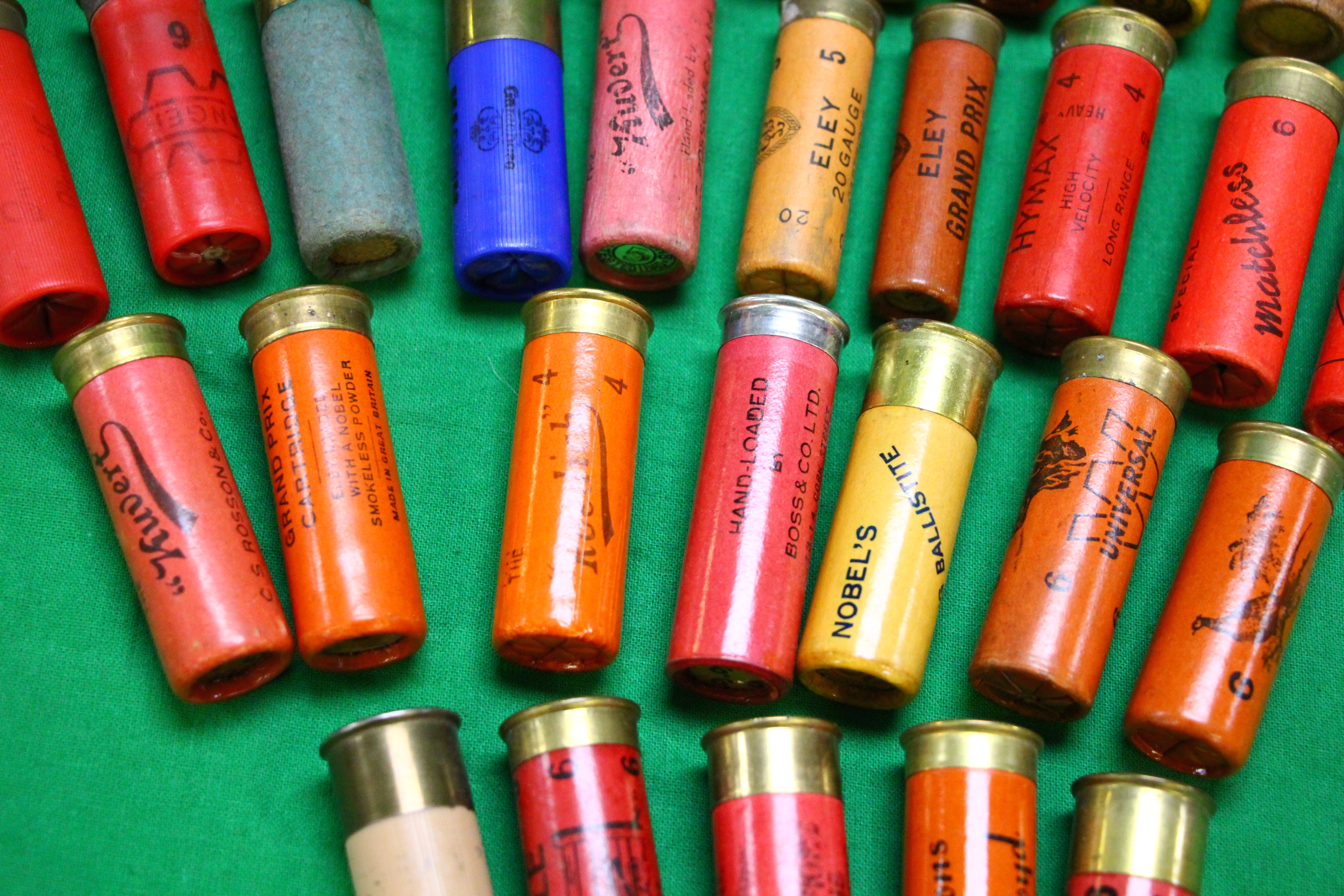 COLLECTION OF 48 VINTAGE COLLECTORS CARTRIDGES TO INCLUDE 12 GAUGE, 16 GAUGE, 20 GAUGE, 28 GAUGE, - Image 3 of 5