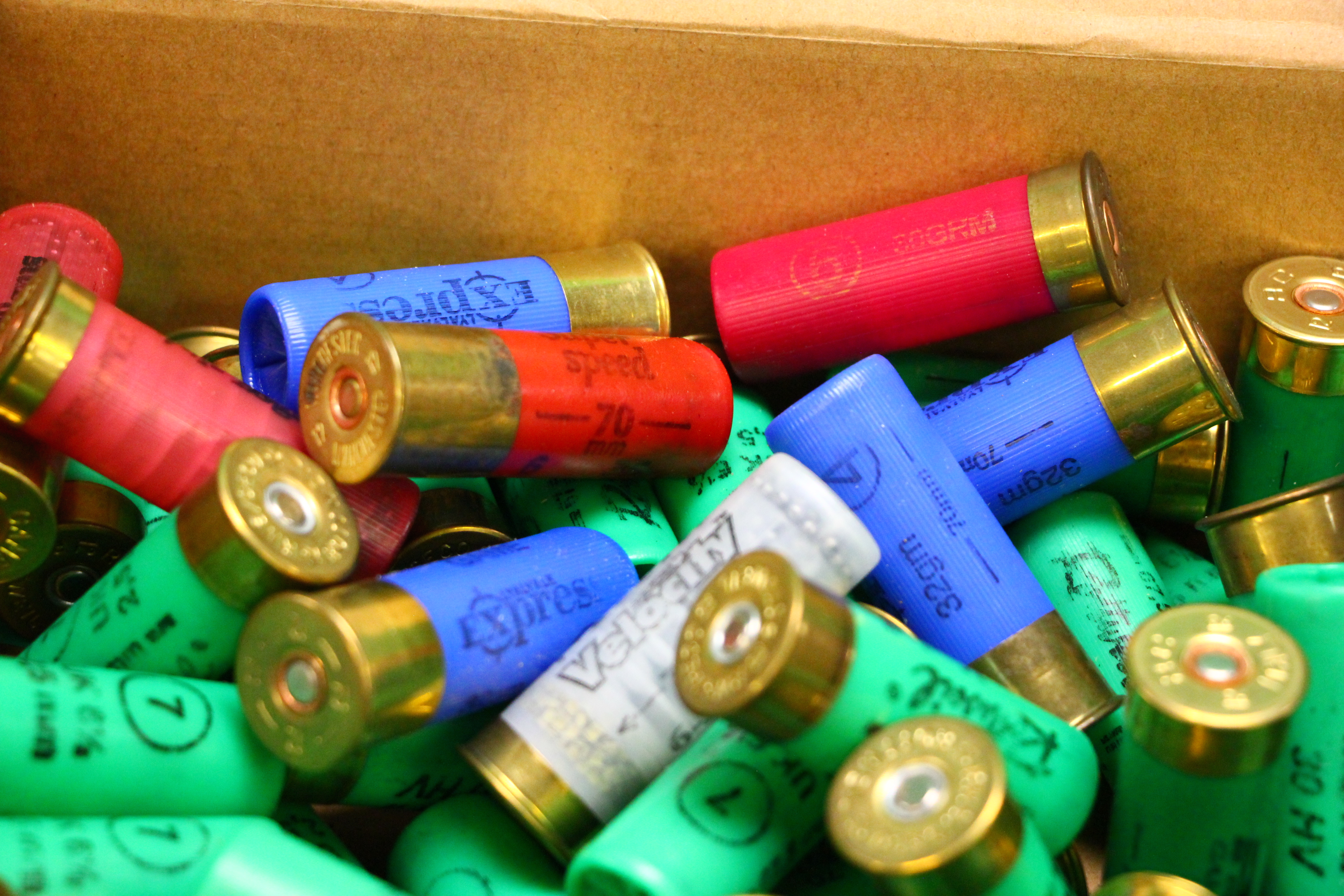 60 X 12 GAUGE MIXED CARTRIDGES TO INCLUDE RC 30 GRAM 6 SHOT, KENT 28 GRAM 7.5 SHOT, ETC. - Image 4 of 4