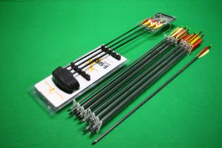 A COLLECTION OF ARCHERY ARROWS AND ACCESSORIES TO INCLUDE EK CARBON FIBRE,