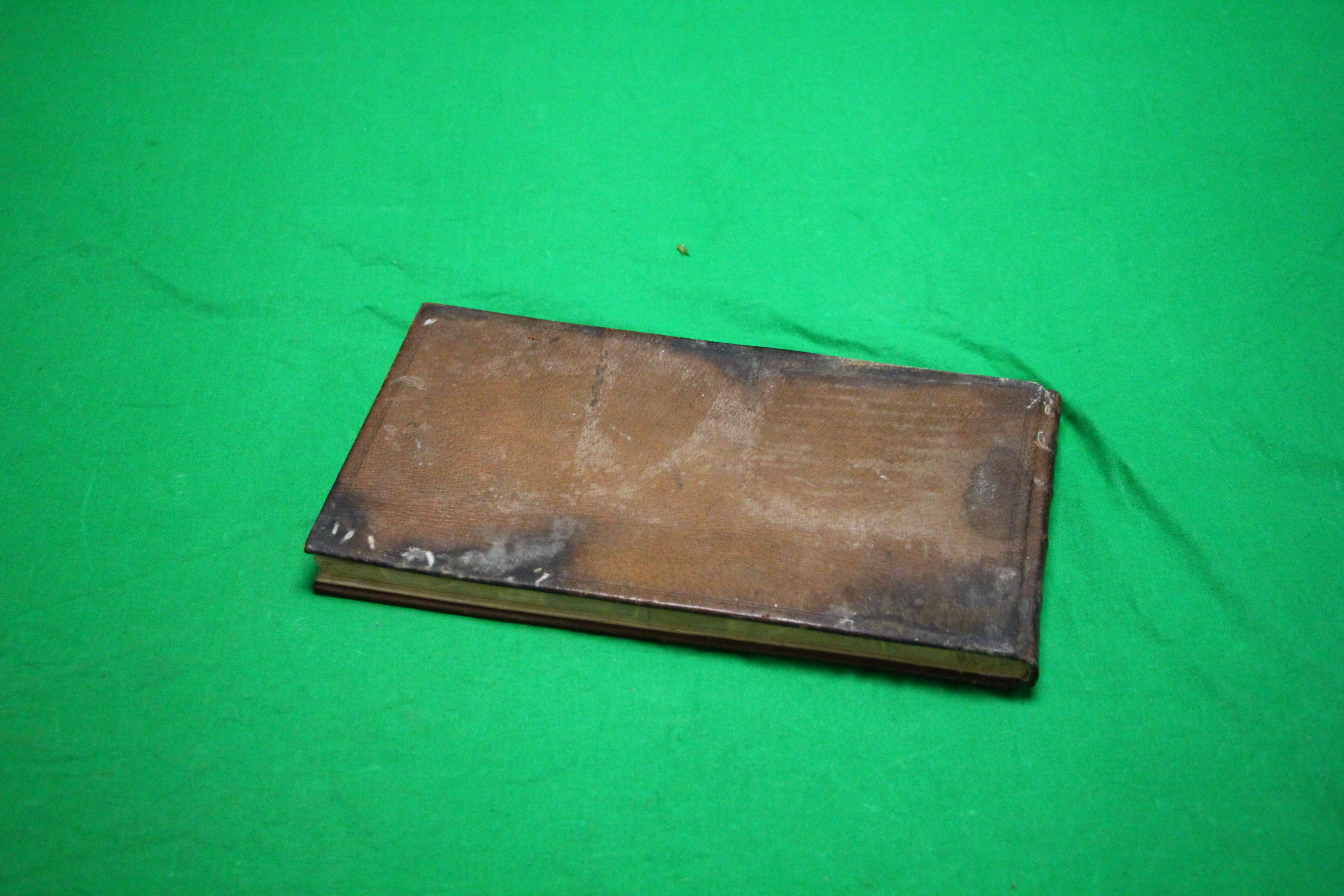 A VINTAGE LEATHER "GAME BOOK" LOG DATING BACK TO JULY 1918 - Image 5 of 5