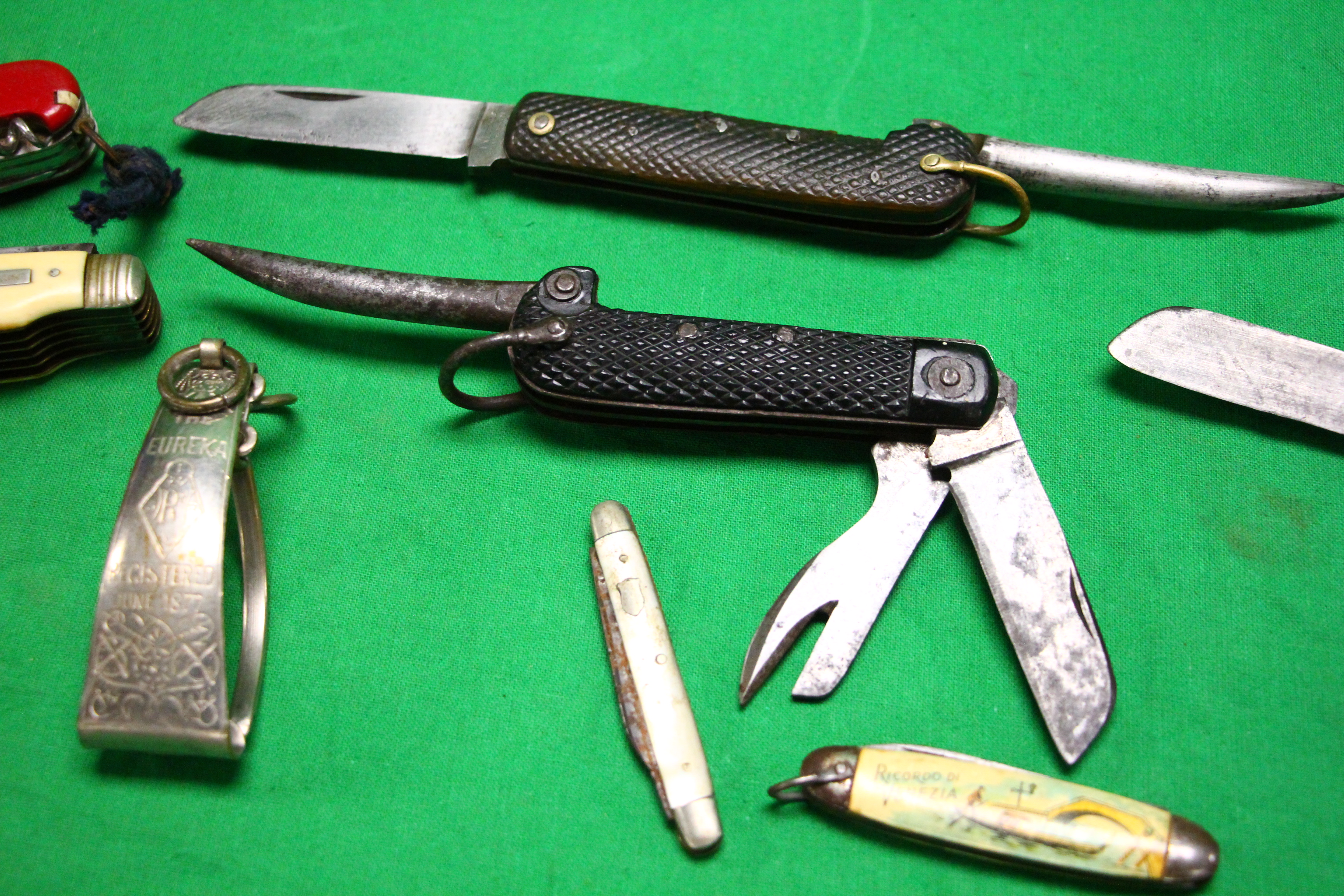 A COLLECTION OF 10 POCKET KNIVES TO INCLUDE 1 XL GEORGE WOSTENHOLM SHEFFIELD, - Image 8 of 10