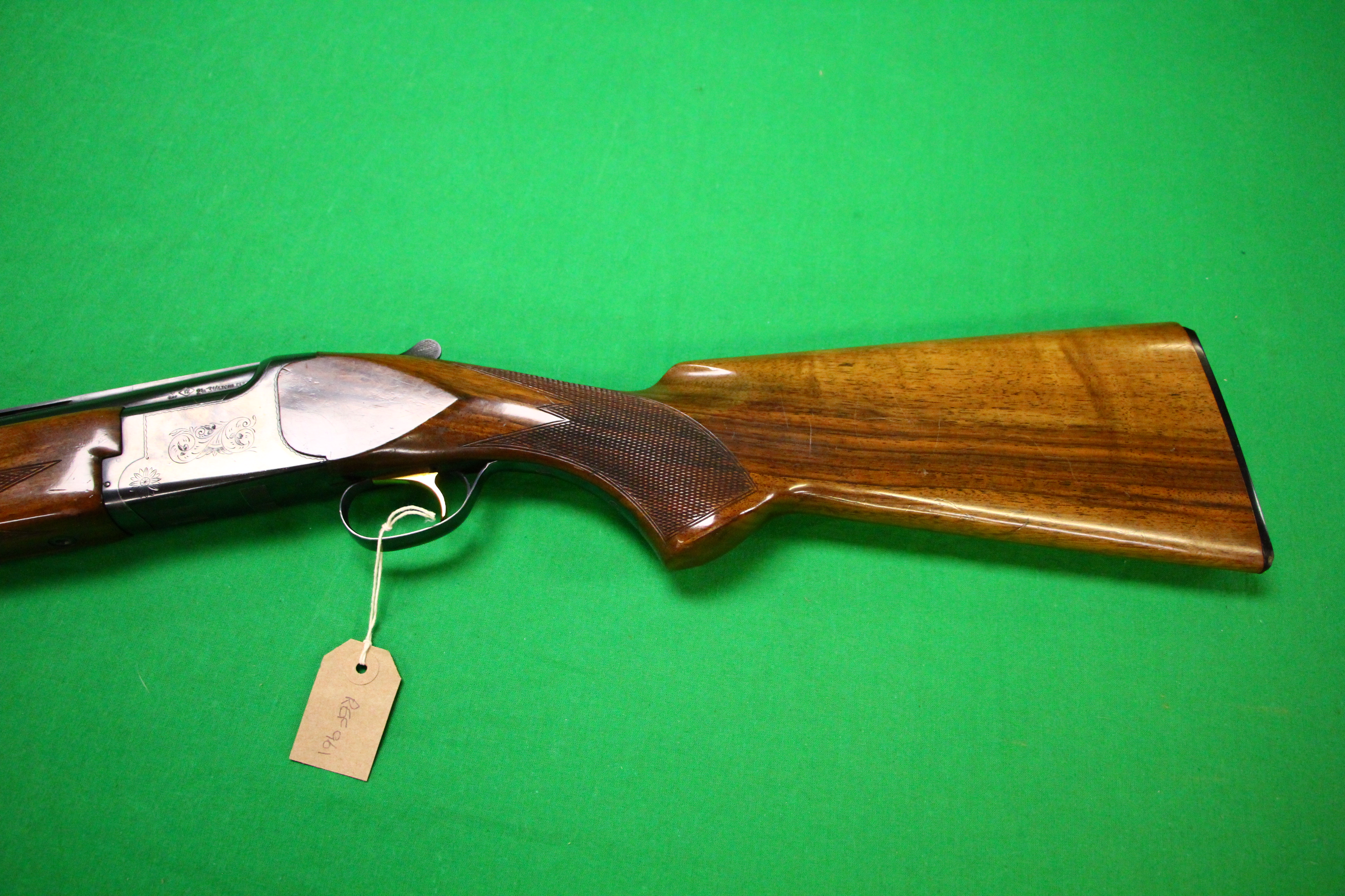 MIROKU 12 BORE OVER AND UNDER SHOTGUN #725637 AND GUN SLEEVE - (ALL GUNS TO BE INSPECTED AND - Image 6 of 8