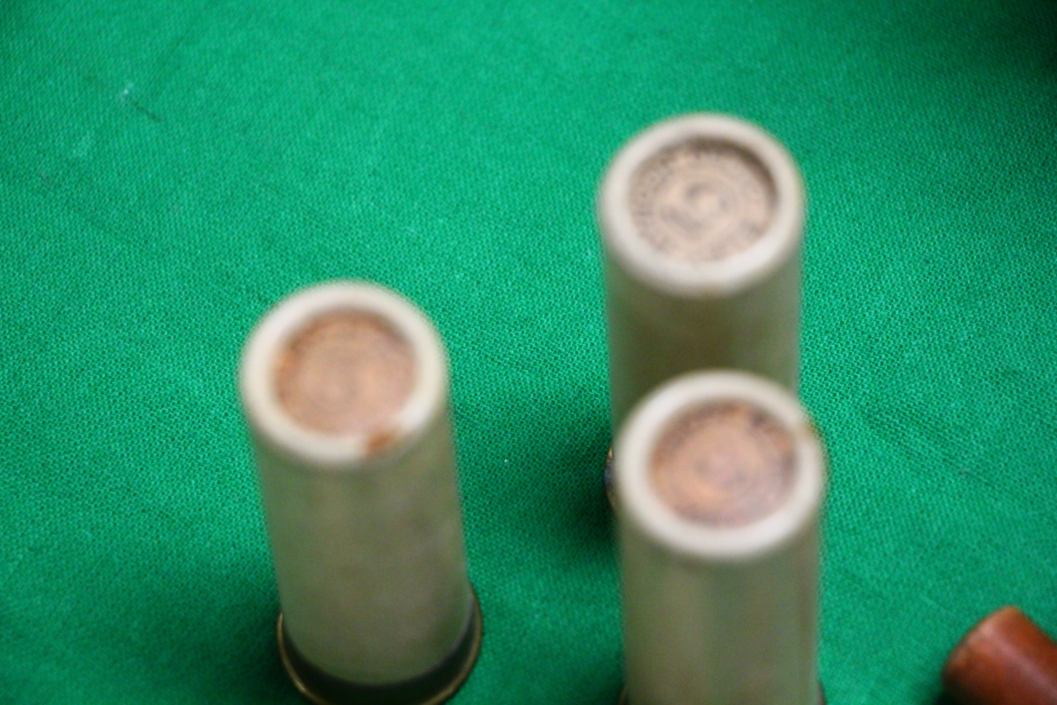 A SMALL QUANTITY OF VINTAGE SHOTGUN CARTRIDGES TO INCLUDE ANGLIA RED RIVAL 12 GAUGE, - Image 4 of 5