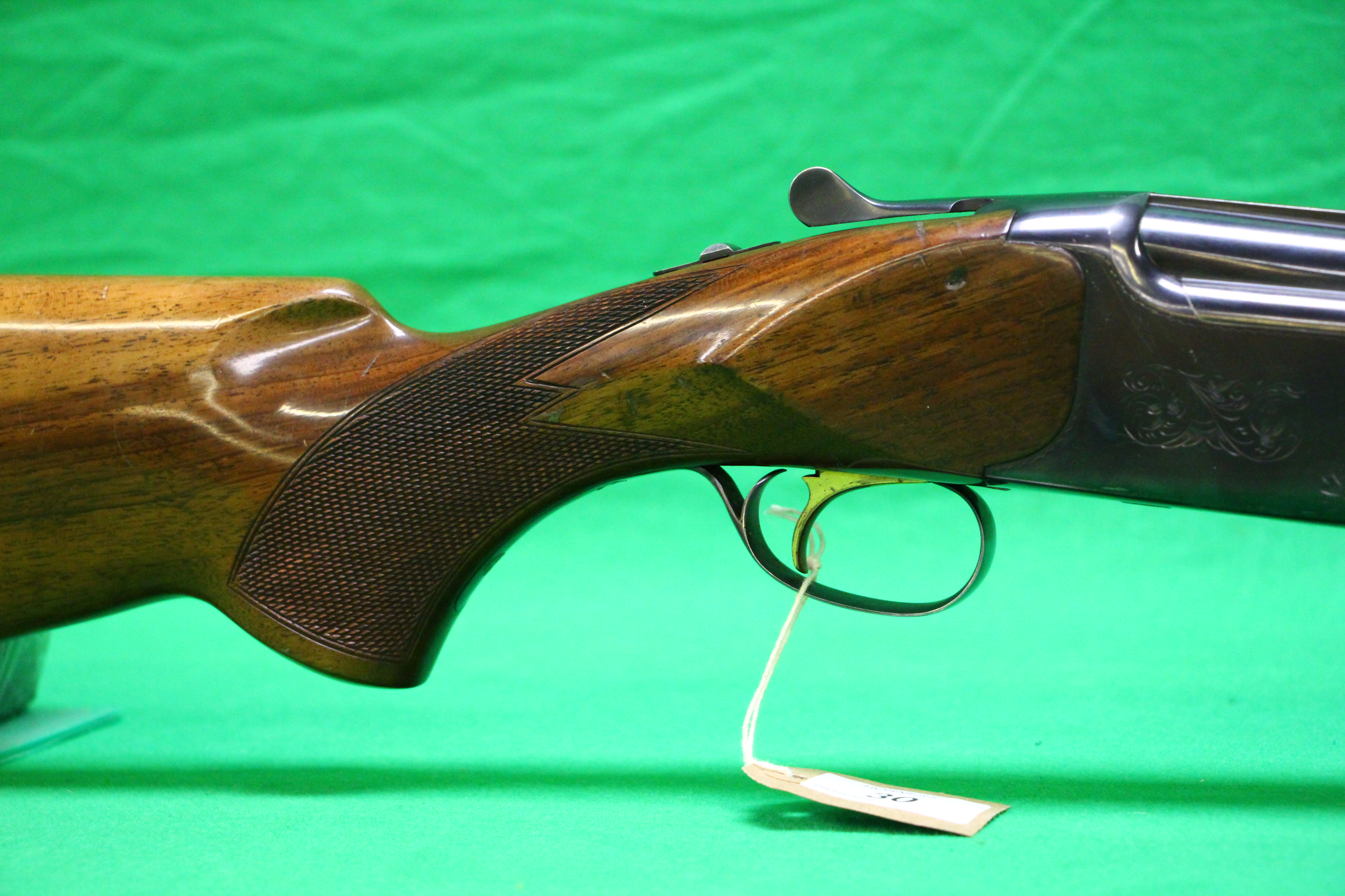 MIROKU 12 BORE OVER AND UNDER SHOTGUN #725637 AND GUN SLEEVE - (ALL GUNS TO BE INSPECTED AND - Image 3 of 8
