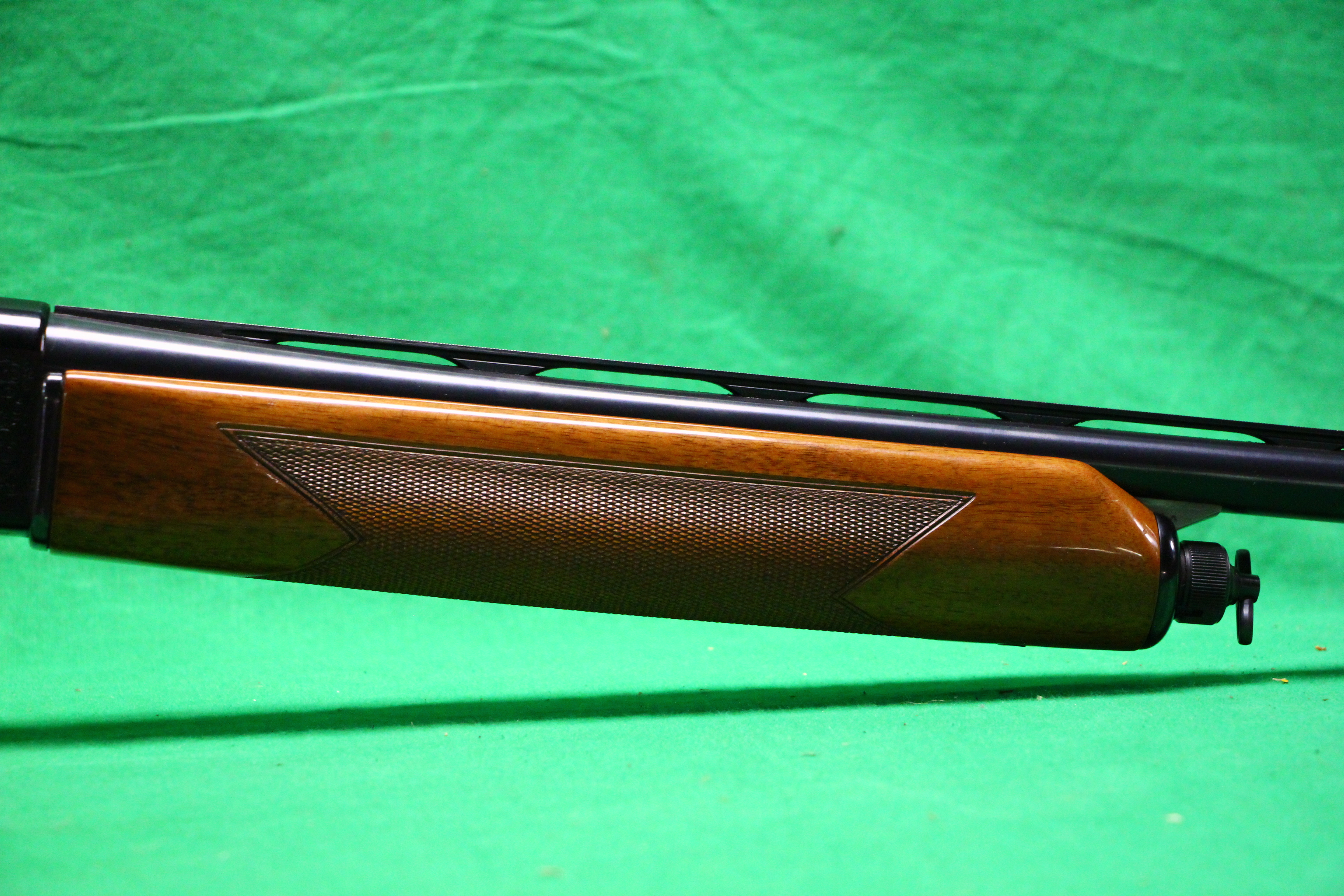 BERETTA 12 BORE SELF LOADING SHOTGUN #G97077 MULTI CHOKE (TOTAL 3 CHOKES + KEY) - (ALL GUNS TO BE - Image 4 of 8