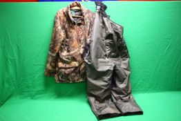 DEBEN BILL JORDANS ADVANTAGE TIMBER COAT (A/F ZIP) ALONG WITH PAIR OF THERMAL BIB AND BRACE