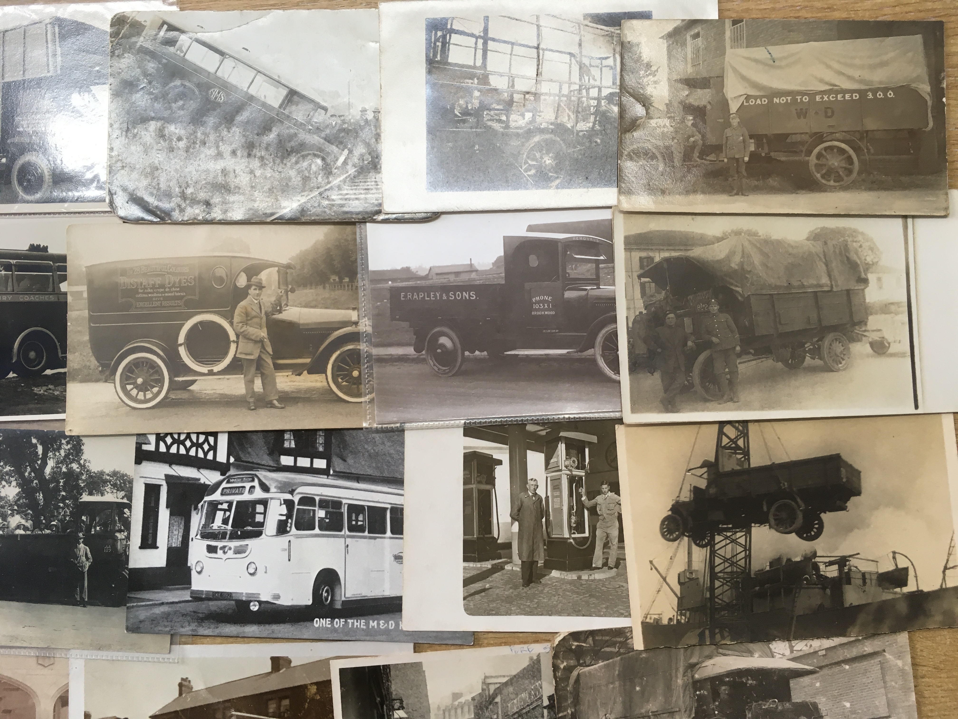 MIXED MOTOR TRANSPORT POSTCARDS, CARS, LORRIES, DELIVERY VEHICLES, A FEW MILITARY, COACHES, - Image 2 of 5