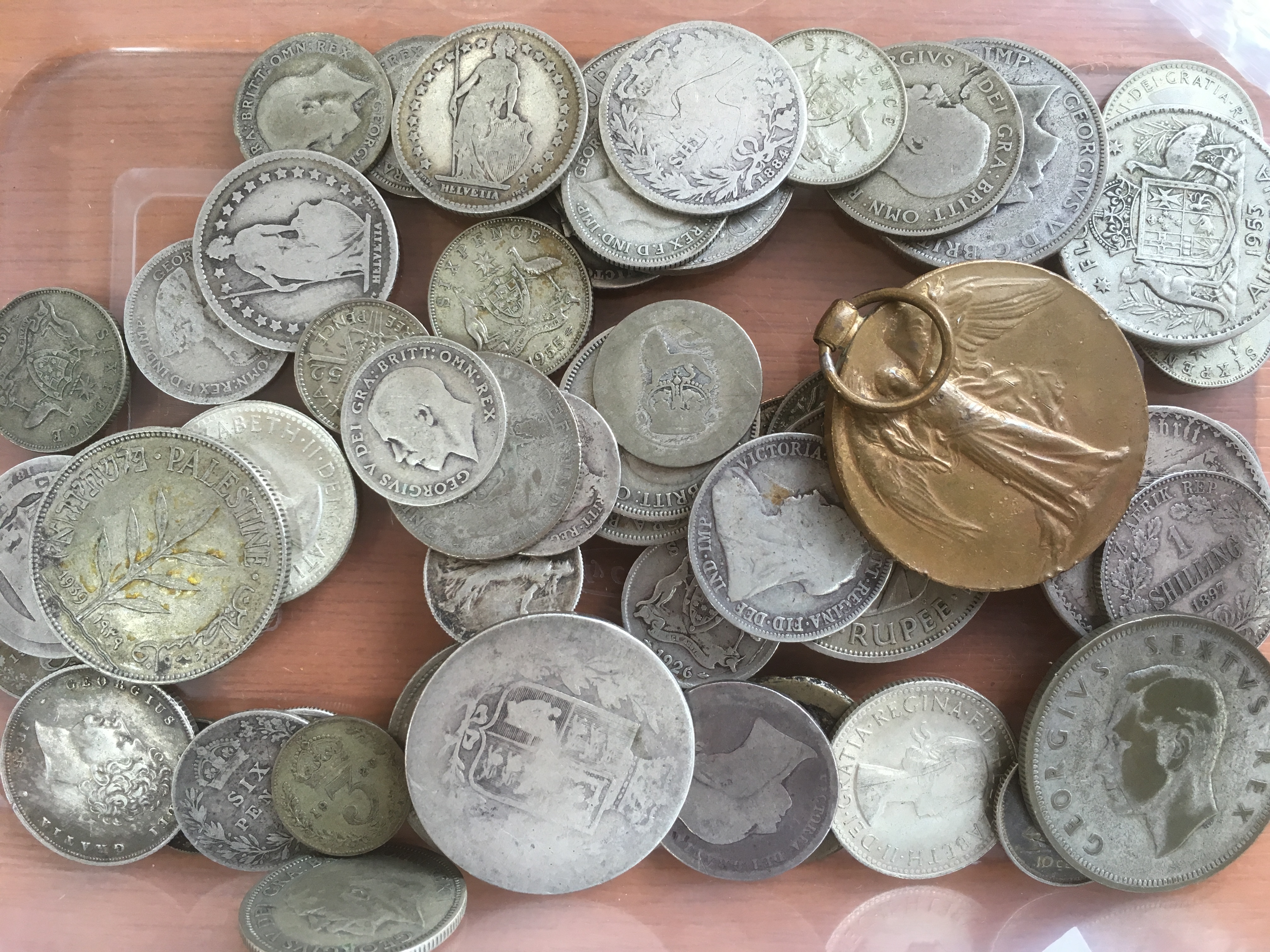 TUB OF MAINLY SILVER COINS, WWI VICTORY MEDAL TO 1736 GNR A.F. THOMAS R.A. - Image 2 of 3