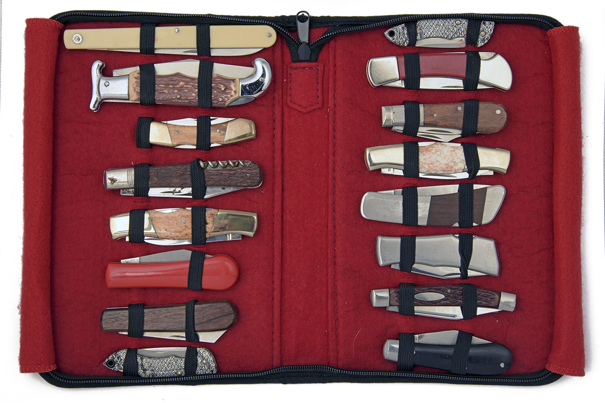 THREE COLLECTOR'S CORDURA CASES CONTAINING 48 POCKET FOLDING AND LOCK KNIVES, assorted repeated - Image 3 of 3