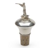 A STERLING SILVER GUN AND DOG TOPPED CORK BOTTLE STOPPER, with Douglas Pell Silverware 925 silver