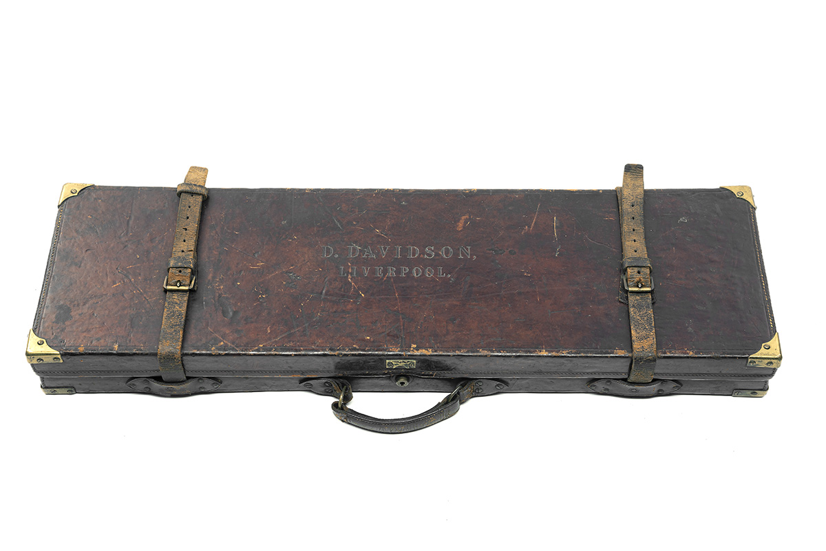 A BRASS-CORNERED OAK AND LEATHER SINGLE SMALL-BORE GUNCASE, fitted for 27 1/4in. barrels, the - Image 2 of 2