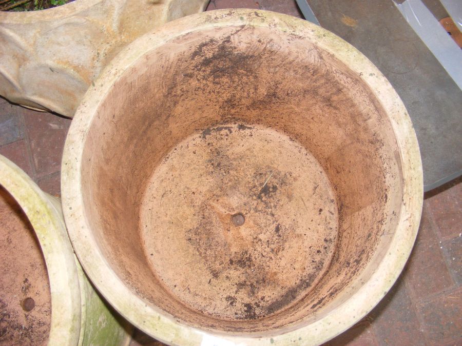 Two large terracotta circular plant pots - Image 4 of 4