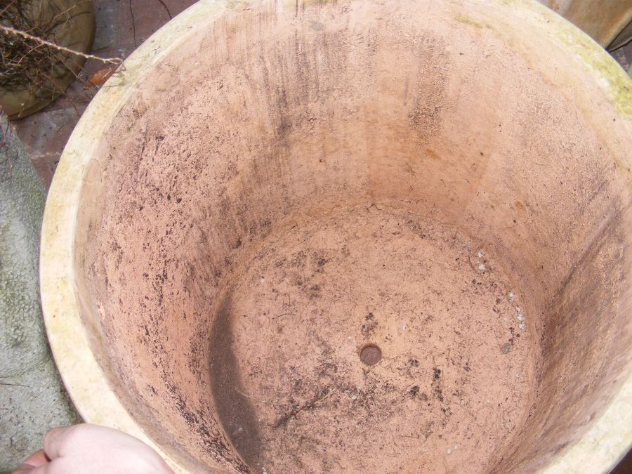 Two large terracotta circular plant pots - Image 3 of 4