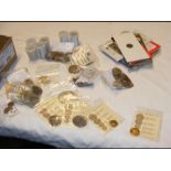 Various collectable coinage, including £1 coins an