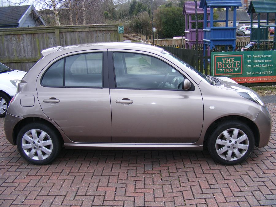 FROM A DECEASED ESTATE - A Nissan Micra Acenta - R - Image 5 of 32