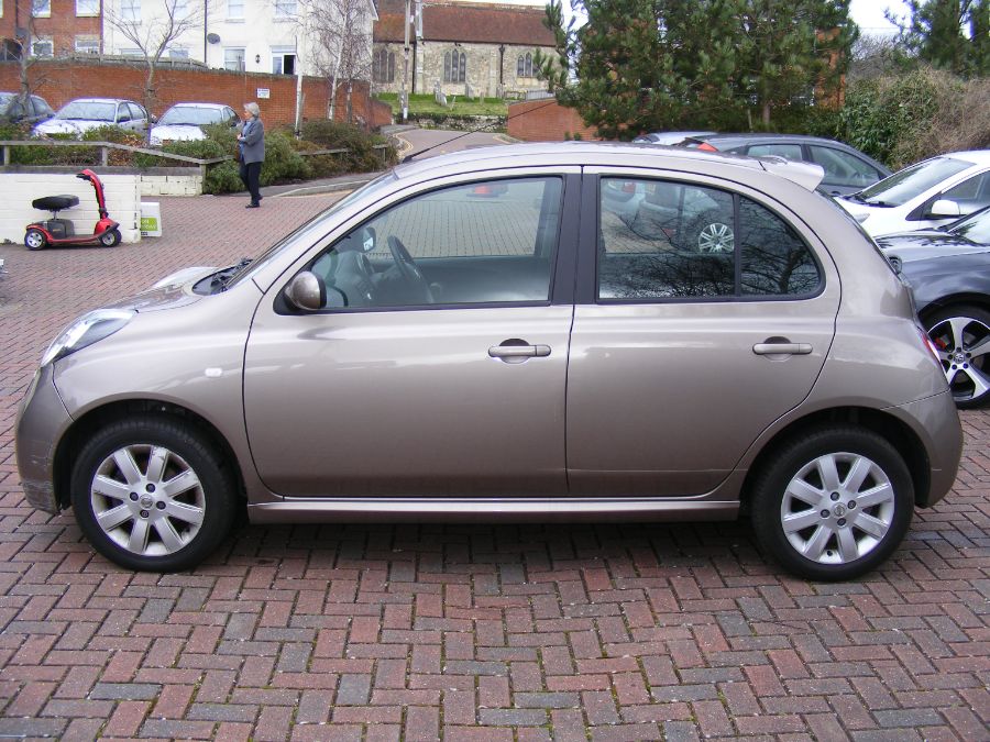 FROM A DECEASED ESTATE - A Nissan Micra Acenta - R - Image 15 of 32