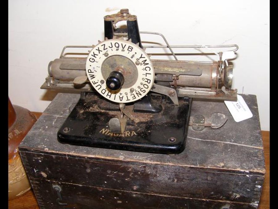 An early Niagara typewriter circa 1902