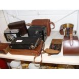 A number of vintage cameras including Zeiss Ikon a