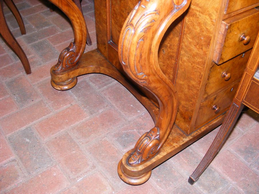 A Victorian walnut piano top Davenport with rising - Image 8 of 9