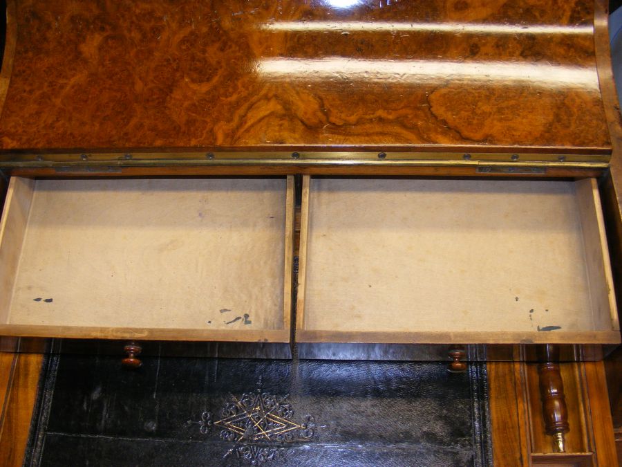 A Victorian walnut piano top Davenport with rising - Image 7 of 9