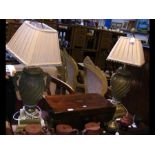 A pair of decorative table lamps