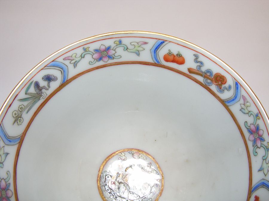 A Chinese Tongzhi Period lady's bowl with hand pai - Image 17 of 20